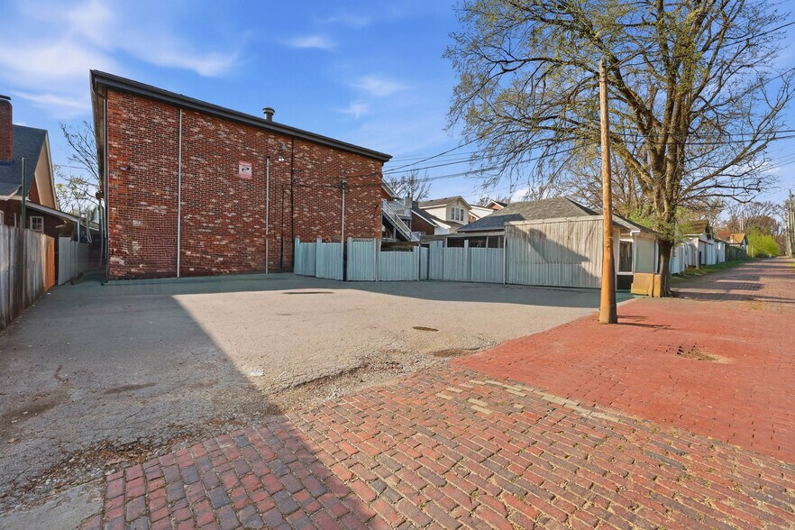 More Photos Of 2189 Baringer Ave, Louisville Apartments For Sale