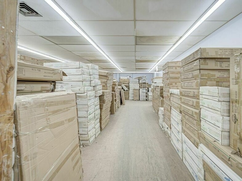 More Photos Of 300-306 W 1st Ave, Roselle Warehouse For Sale