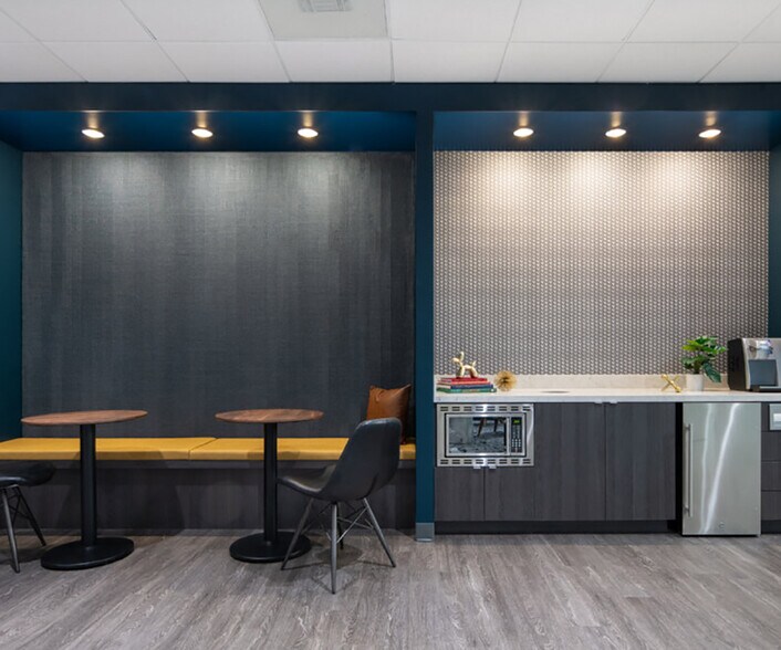 More Photos Of 801 Louisiana St, Houston Coworking Space