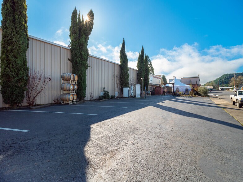 More Photos Of 345 1st St, Elkton Winery Vineyard For Sale