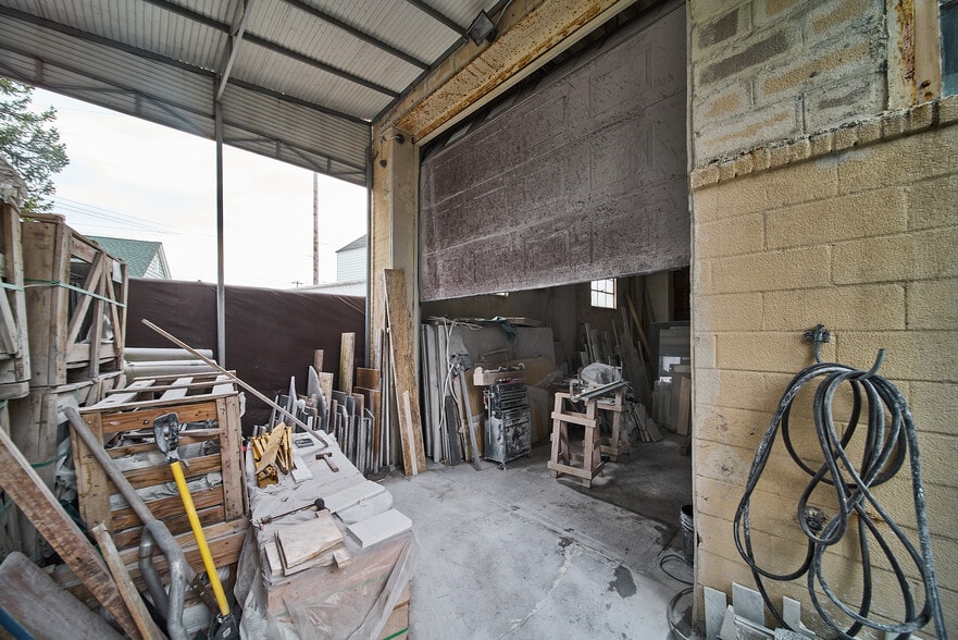 More Photos Of 2100 Jericho Tpke, Garden City Park Warehouse For Lease