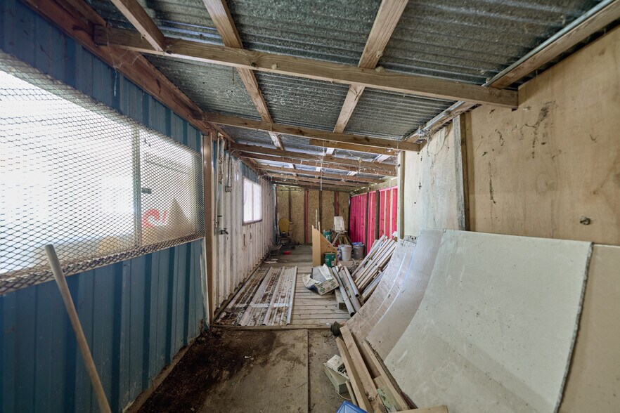 More Photos Of 182 S FM 356, Onalaska Office For Sale