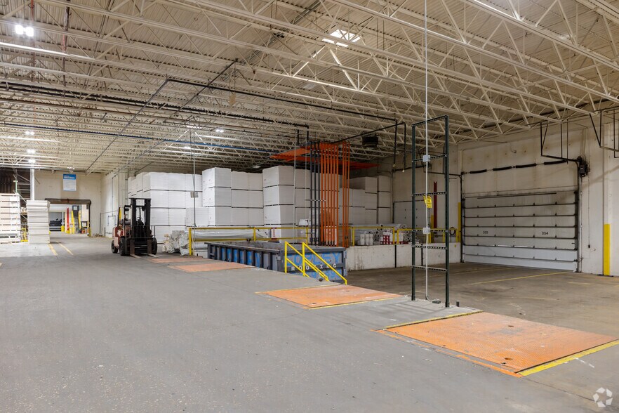 More Photos Of 8200 Ridgefield Rd, Crystal Lake Manufacturing For Sale