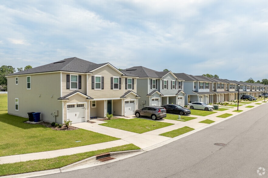 More Photos Of 9805 Trout Tides Blvd, Jacksonville Apartments For Sale