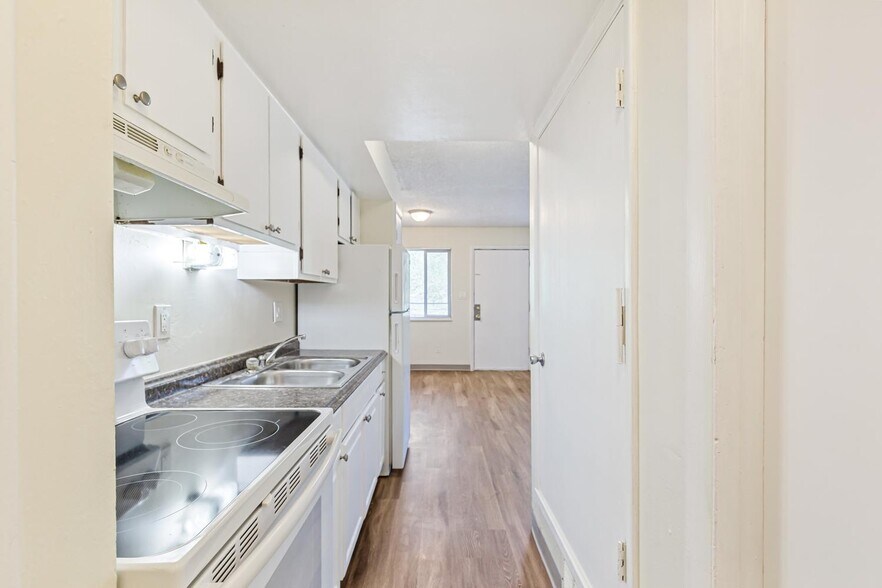 More Photos Of 1380 W Mississippi Ave, Denver Apartments For Sale