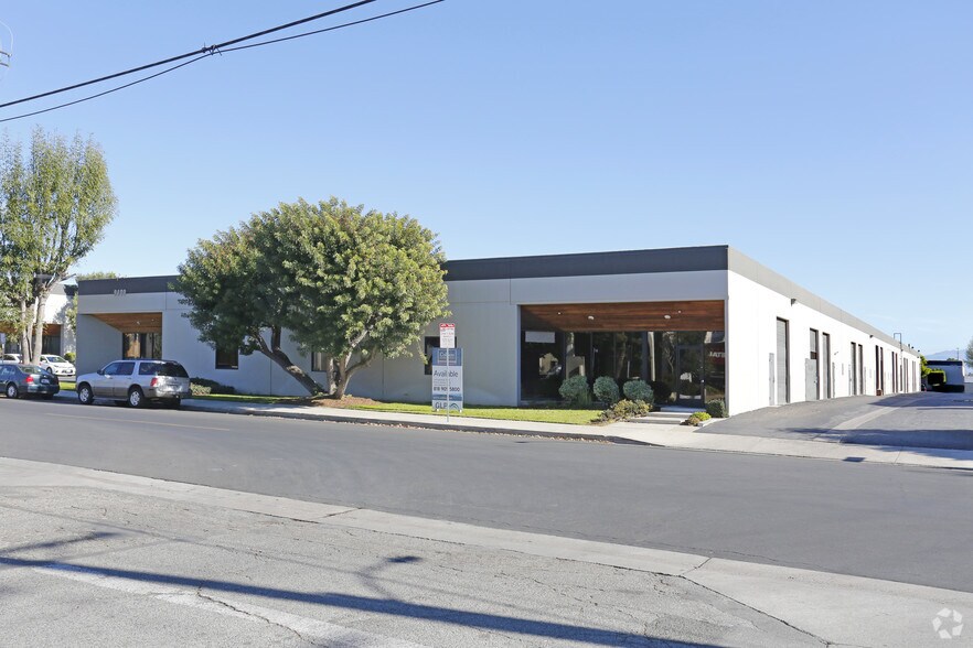 More Photos Of 9400 Lurline Ave, Chatsworth Warehouse For Lease