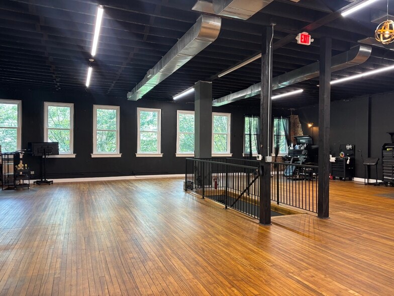 Primary Photo Of 275 W 4th St, Winston-Salem General Retail For Lease