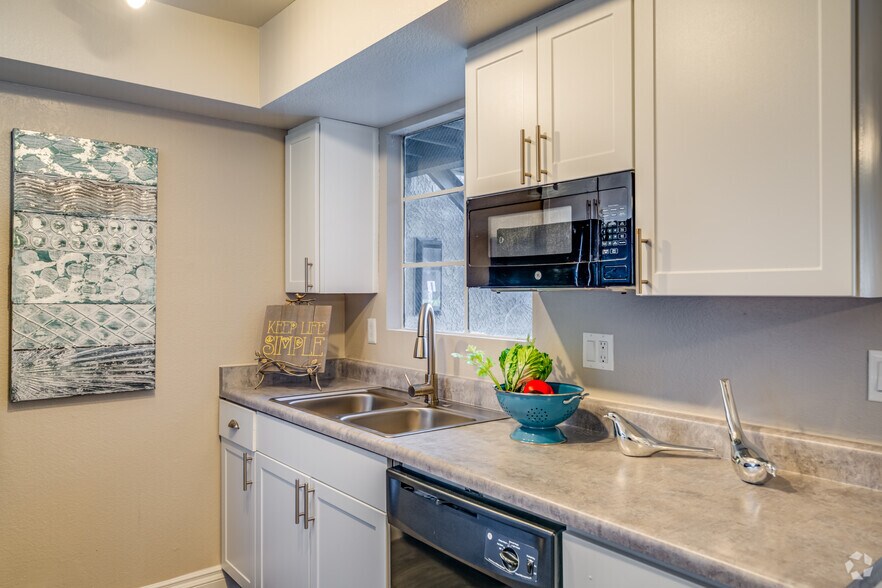 More Photos Of 8530 N 22nd Ave, Phoenix Apartments For Sale