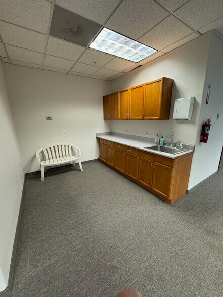 More Photos Of 2015 Sidewinder Dr, Park City Storefront Retail Office For Lease