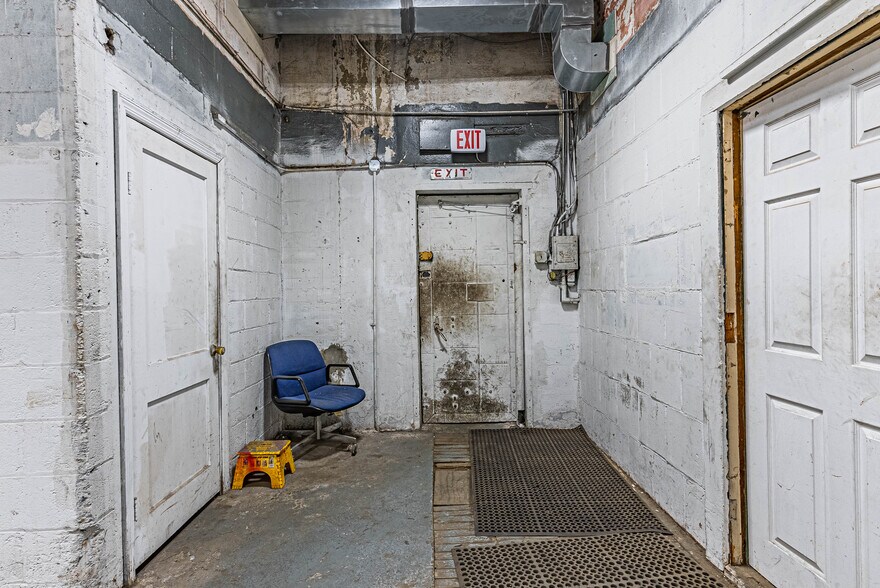 More Photos Of 161 Abington Ave, Newark Warehouse For Sale