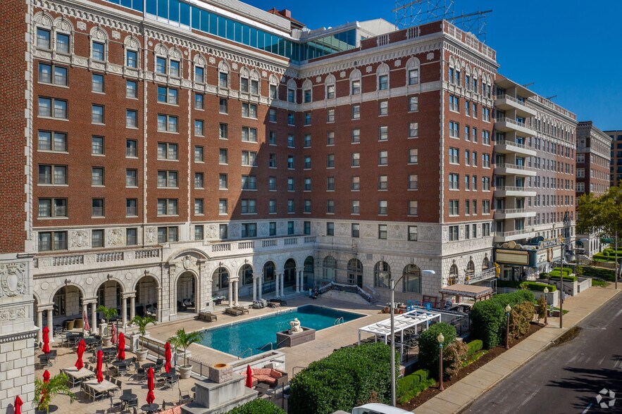 More Photos Of 212-232 N Kingshighway Blvd, Saint Louis Hotel For Lease