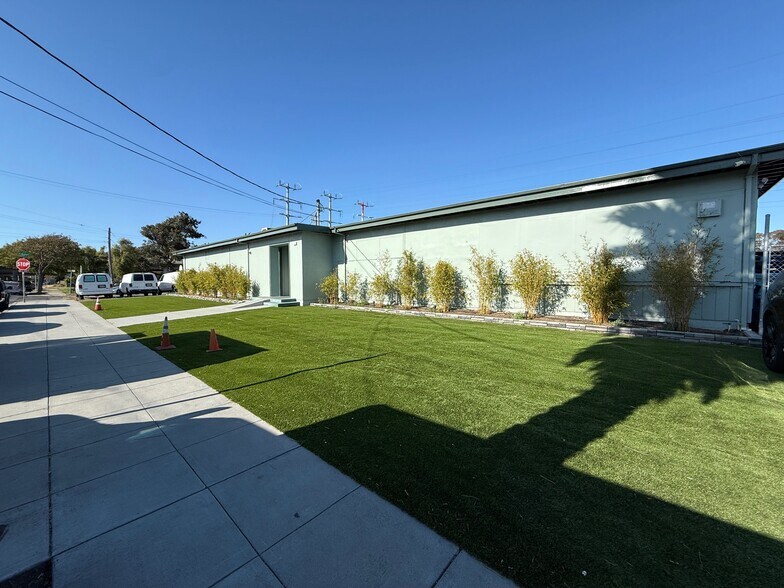 More Photos Of 890 7th Ave, San Bruno Warehouse For Lease