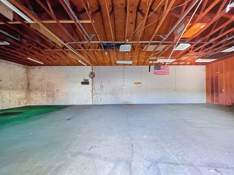 More Photos Of 5820 HWY 542 W, Winter Haven Warehouse For Lease