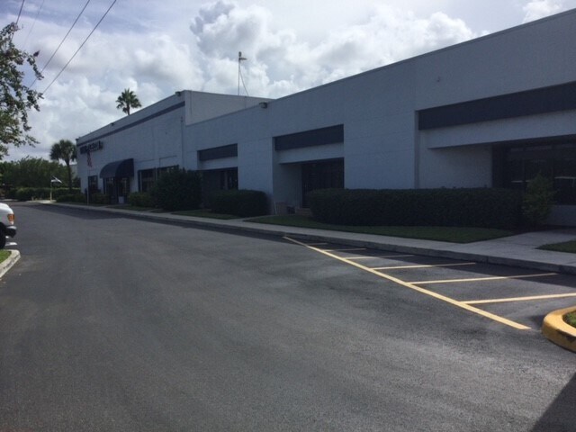 More Photos Of 1395 NW 17th Ave, Delray Beach Showroom For Lease