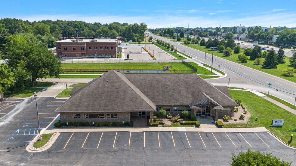 More Photos Of 22537-22573 Hall Rd, Macomb Township Medical For Lease
