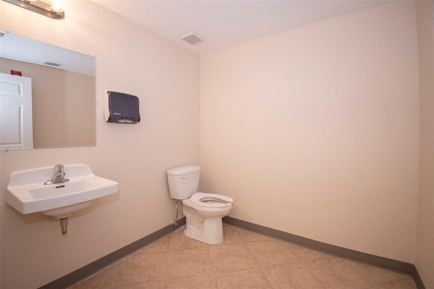 More Photos Of 3221 Tamiami Trl, Port Charlotte Medical For Lease