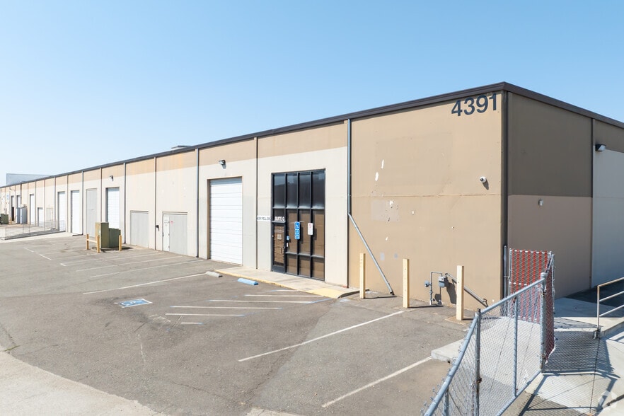 Primary Photo Of 4391 Pell Dr, Sacramento Warehouse For Lease