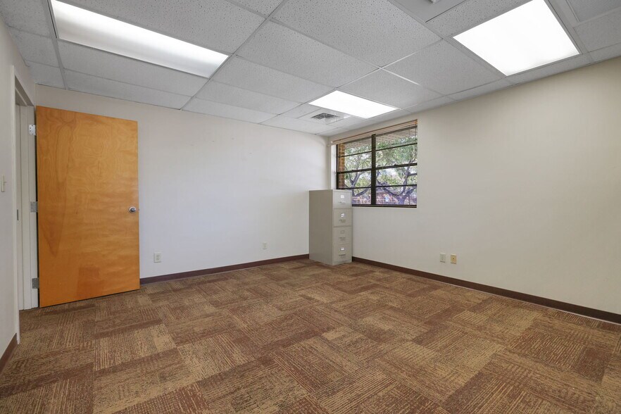 More Photos Of 6601-6535 Chester Ave, Jacksonville Continuing Care Retirement Community For Lease