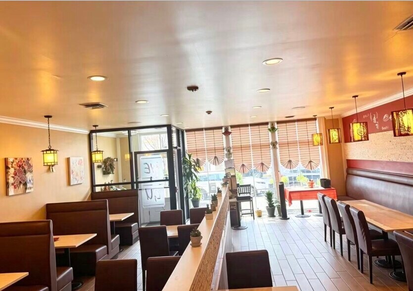 More Photos Of 143 Kings Hwy E, Haddonfield Restaurant For Lease