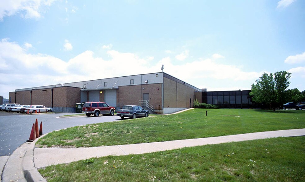 More Photos Of 8915 Lenexa Dr, Lenexa Flex For Lease