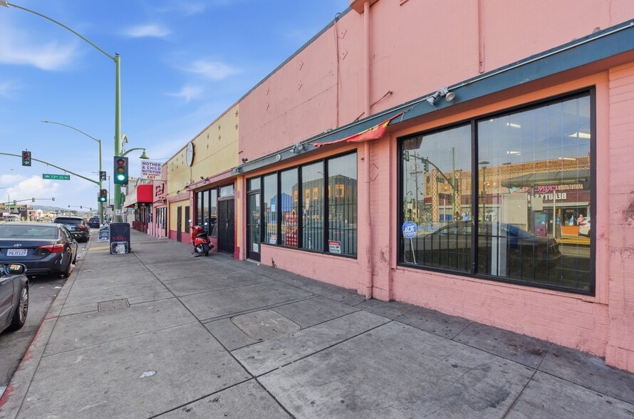 More Photos Of 7101-7105 International Blvd, Oakland Storefront For Lease