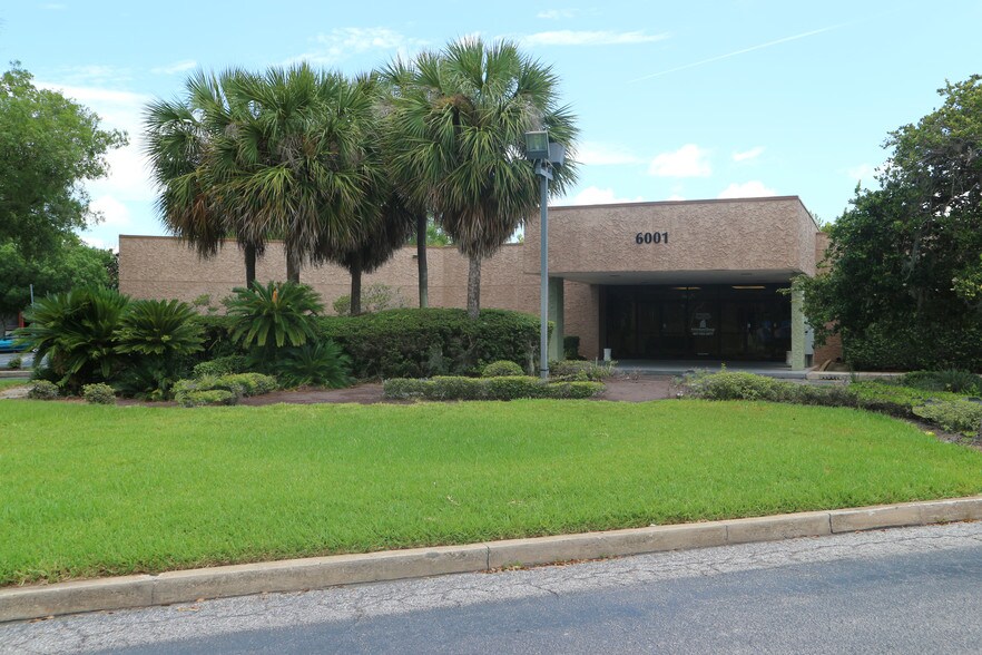 More Photos Of 6001 Vineland Rd, Orlando Office For Lease