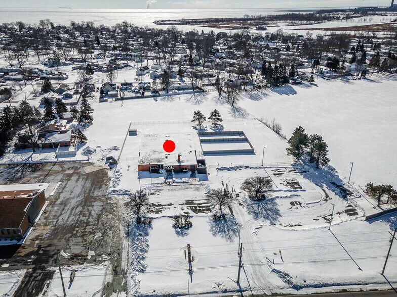 More Photos Of 2400 N Dixie Hwy, Monroe Serviced Offices For Sale