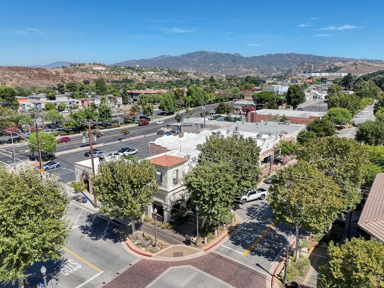 More Photos Of 24258-24274 Main St, Newhall Restaurant For Lease