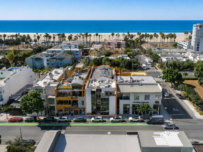 Primary Photo Of 2210 Main St, Santa Monica Office Residential For Sale