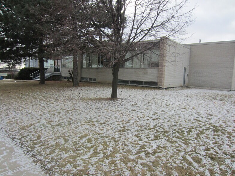 More Photos Of 76 Signet Dr, Toronto Industrial For Sale