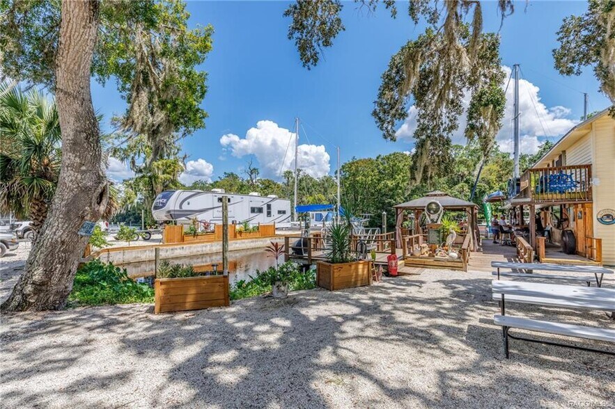 More Photos Of 6617 Riverside Dr, Yankeetown Marina For Sale