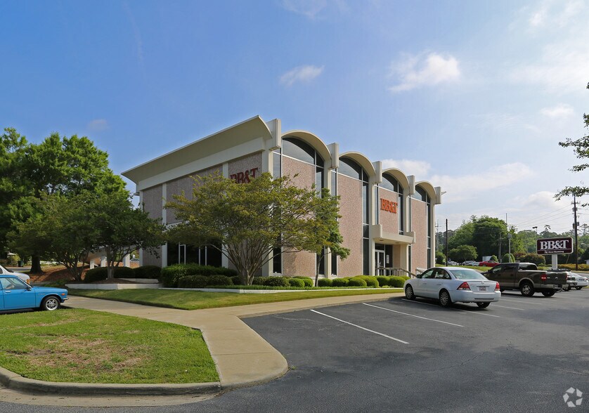More Photos Of 3401 Forest Dr, Columbia Bank For Lease