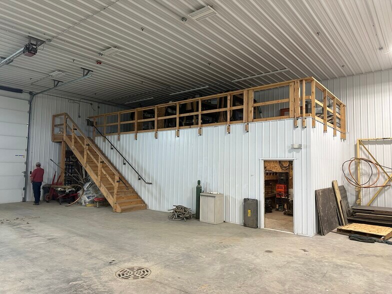 More Photos Of 24145 S La Grange Rd, Frankfort Manufacturing For Sale