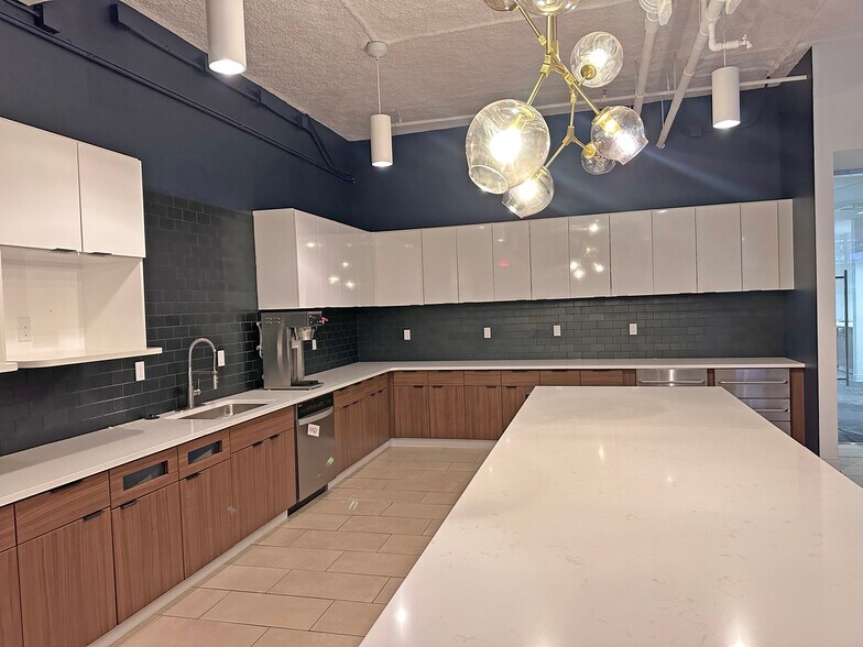More Photos Of 89 Ionia Ave NW, Grand Rapids Office For Lease