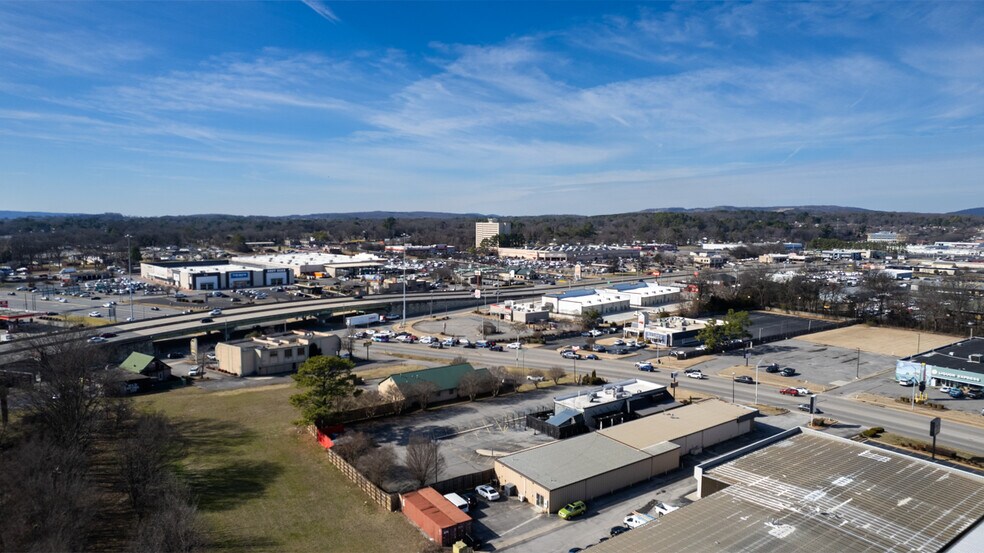 More Photos Of 1847 University Dr NW, Huntsville Light Distribution For Lease