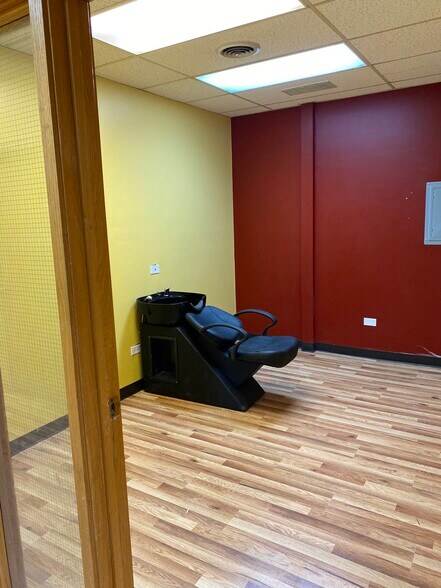 More Photos Of 18350 Kedzie Ave, Homewood Loft Creative Space For Lease