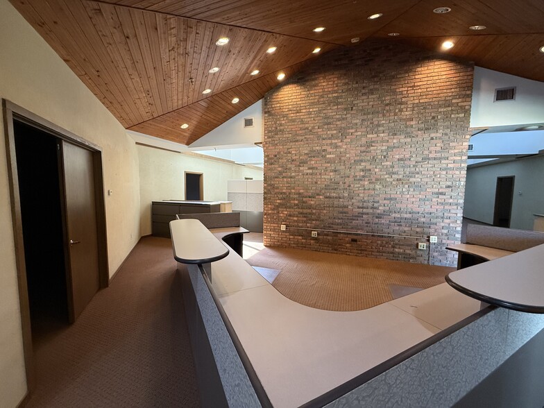 More Photos Of 933 Pine Grove Ave, Port Huron Medical For Sale