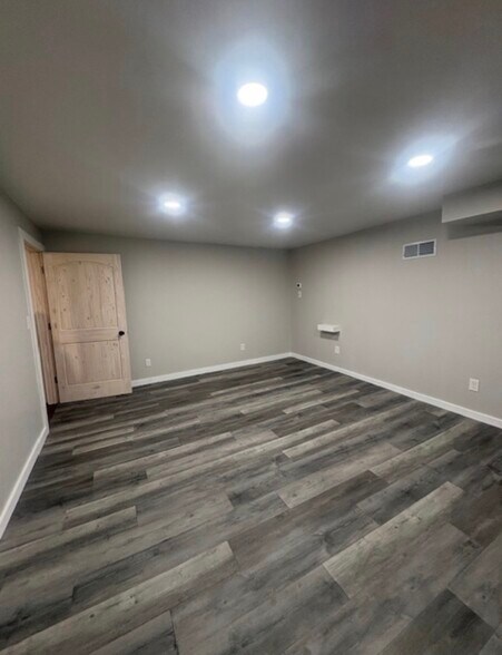 More Photos Of 330-336 E Main St, Twin Lakes General Retail For Lease