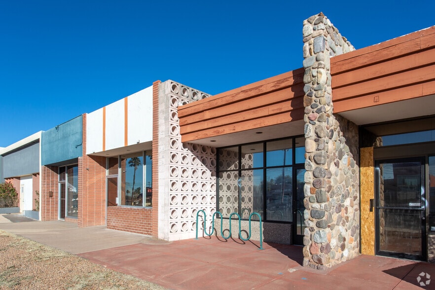 More Photos Of 2627 E Broadway Blvd, Tucson Unknown For Lease