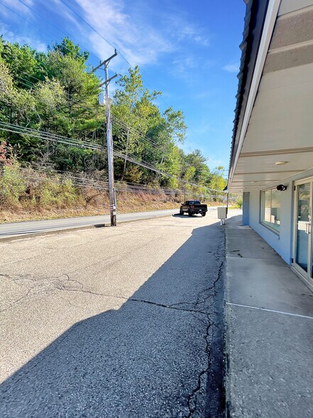 More Photos Of 703 US-30, Imperial General Retail For Lease