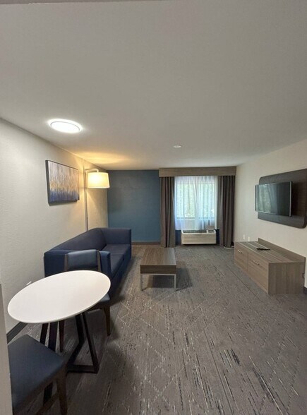 More Photos Of 2548 E Medina Rd, Tucson Hospitality For Sale