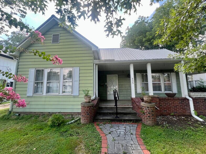 Primary Photo Of 505 Grace Ave, Sevierville Office For Lease