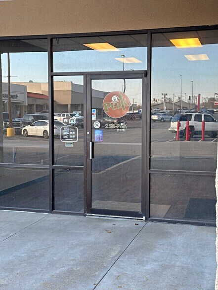 More Photos Of 1 Cherry Tree Plz, Washington Storefront For Lease