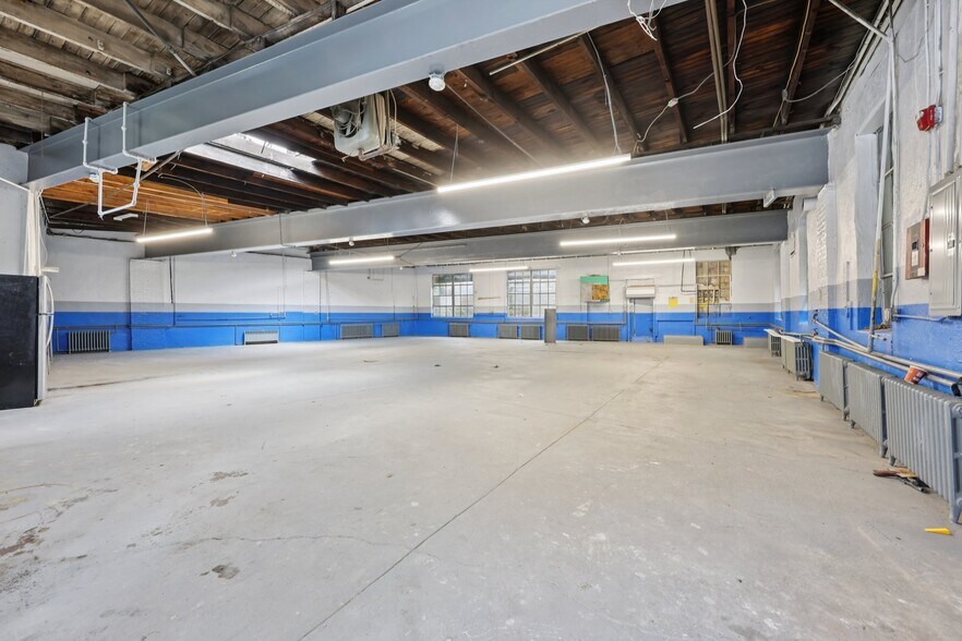 More Photos Of 3136 Summit Ave, Union City Storefront Retail Residential For Lease