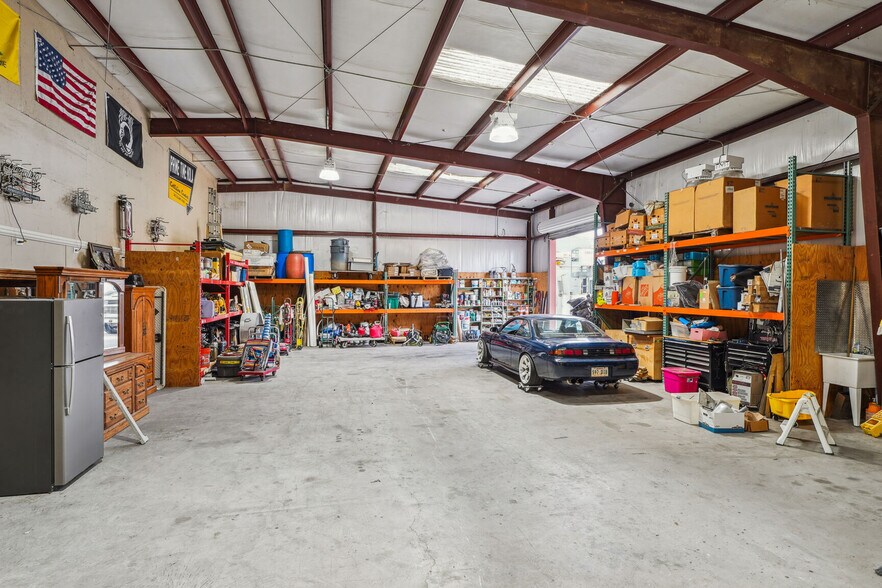 More Photos Of 2501 Florida Ave, Kenner Light Distribution For Sale