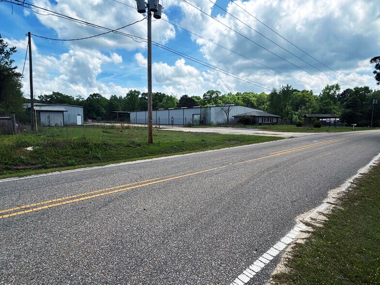 More Photos Of 378 Eastland Rd, Dothan Distribution For Sale