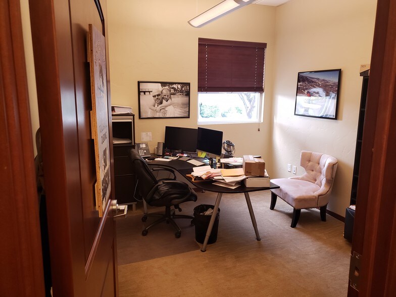 More Photos Of 7525 S Union Park Ave, Sandy Bank For Sale