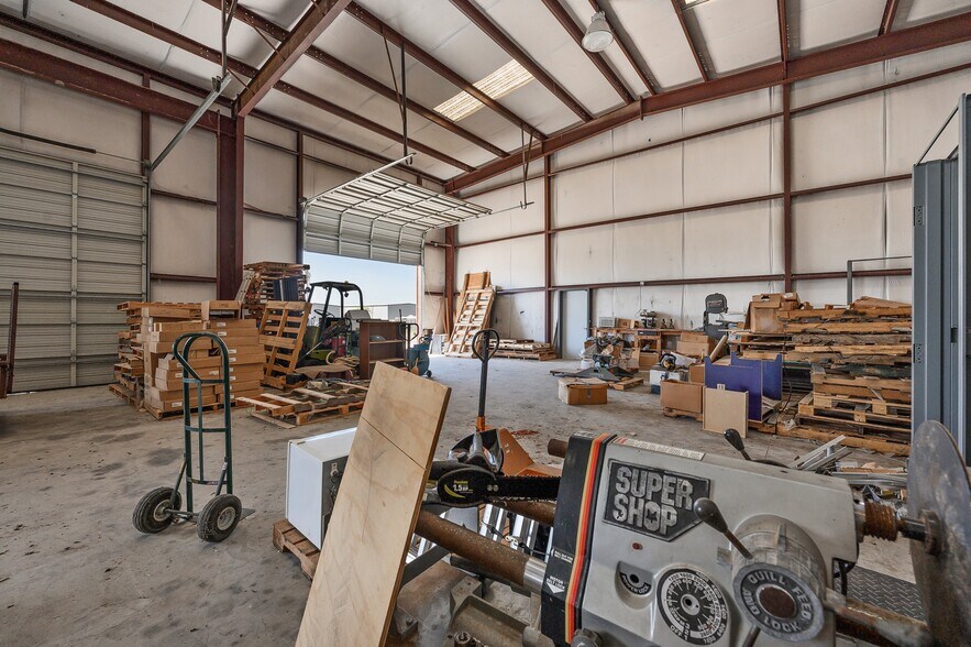 More Photos Of 165 Tecon Cv, Buda Warehouse For Lease