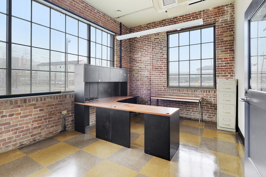 More Photos Of 3300 Gravier St, New Orleans Medical For Sale