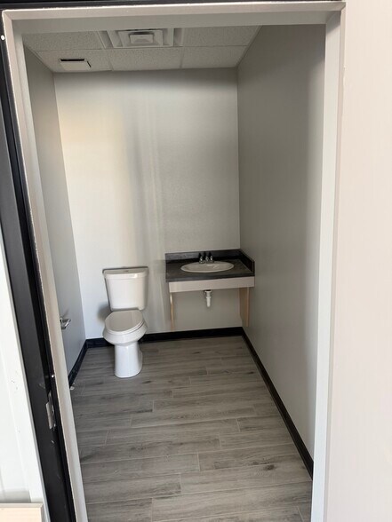 More Photos Of 5522 S County Road 1160, Midland Warehouse For Sale